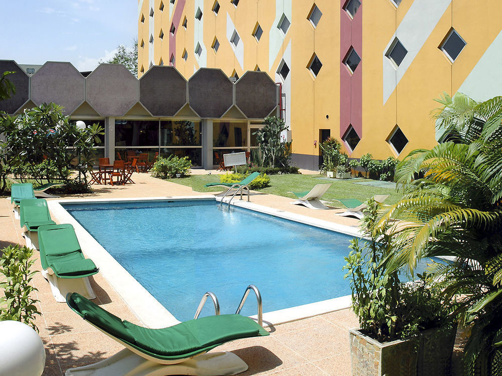 ホテル Ibis Styles Abidjan Marcory エクステリア 写真