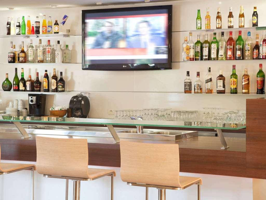 ホテル Ibis Styles Abidjan Marcory レストラン 写真