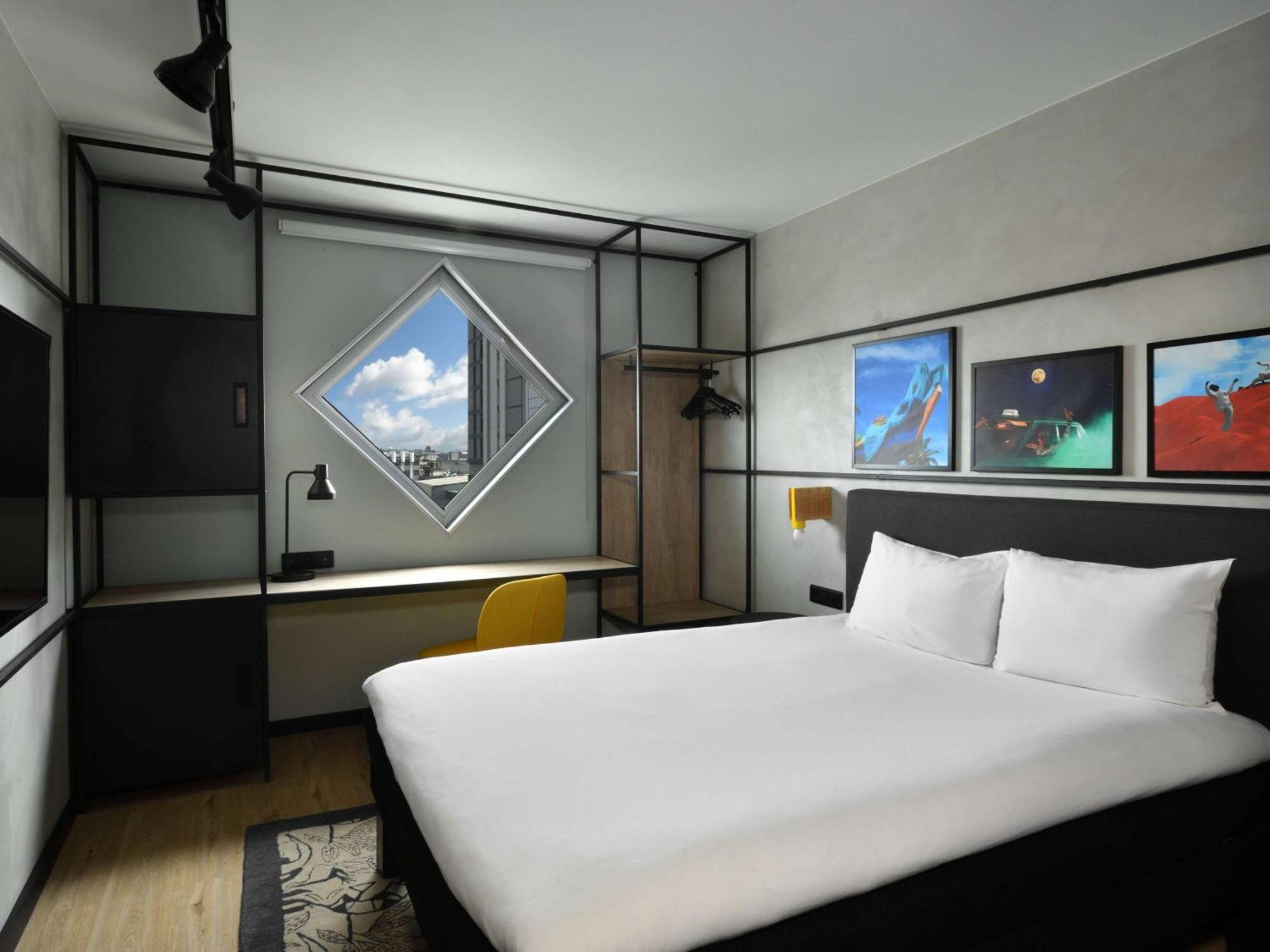 ホテル Ibis Styles Abidjan Marcory エクステリア 写真