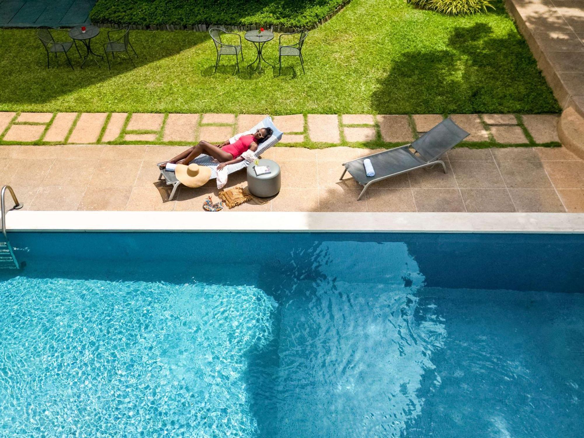 ホテル Ibis Styles Abidjan Marcory エクステリア 写真
