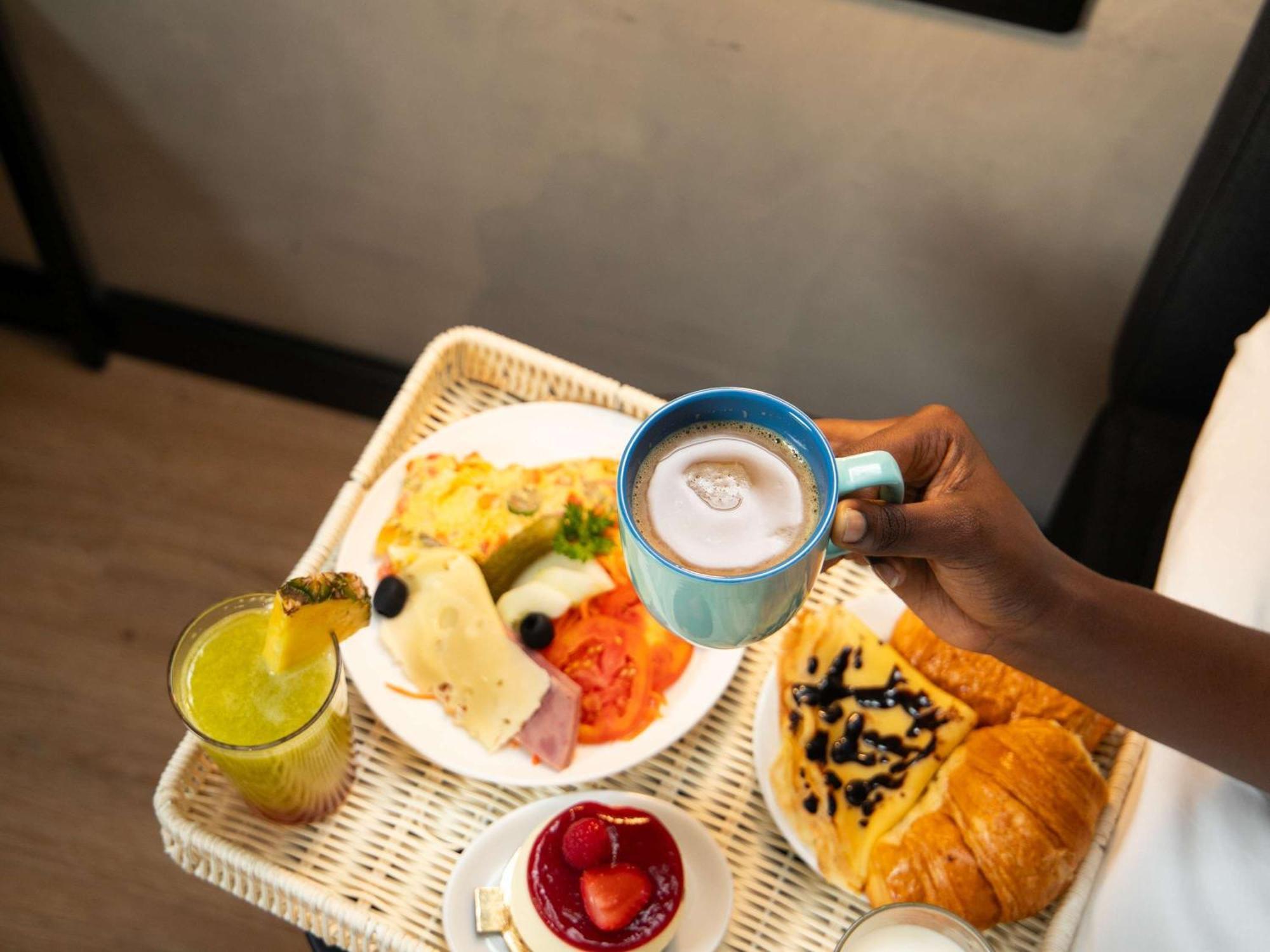 ホテル Ibis Styles Abidjan Marcory エクステリア 写真