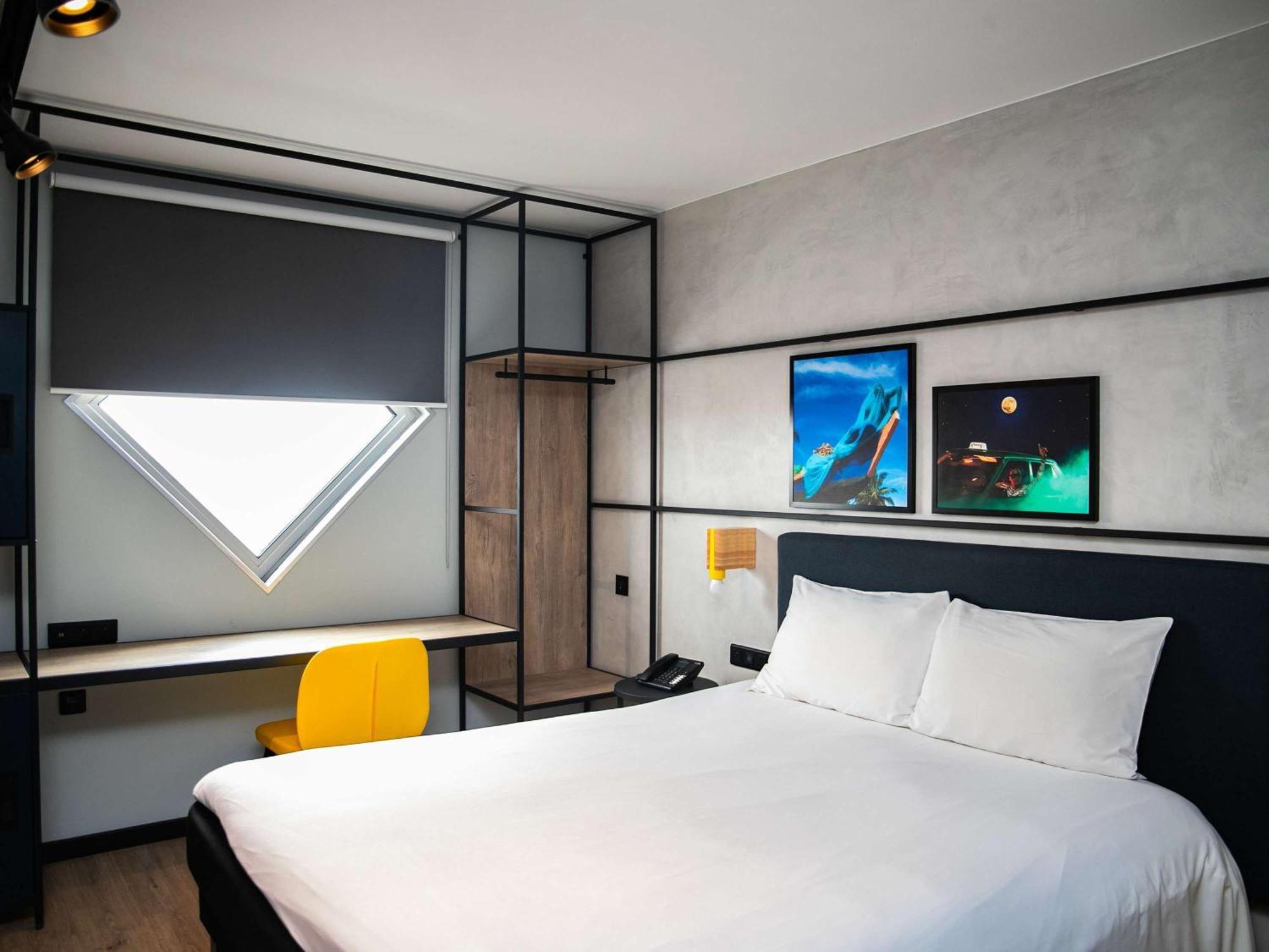 ホテル Ibis Styles Abidjan Marcory エクステリア 写真
