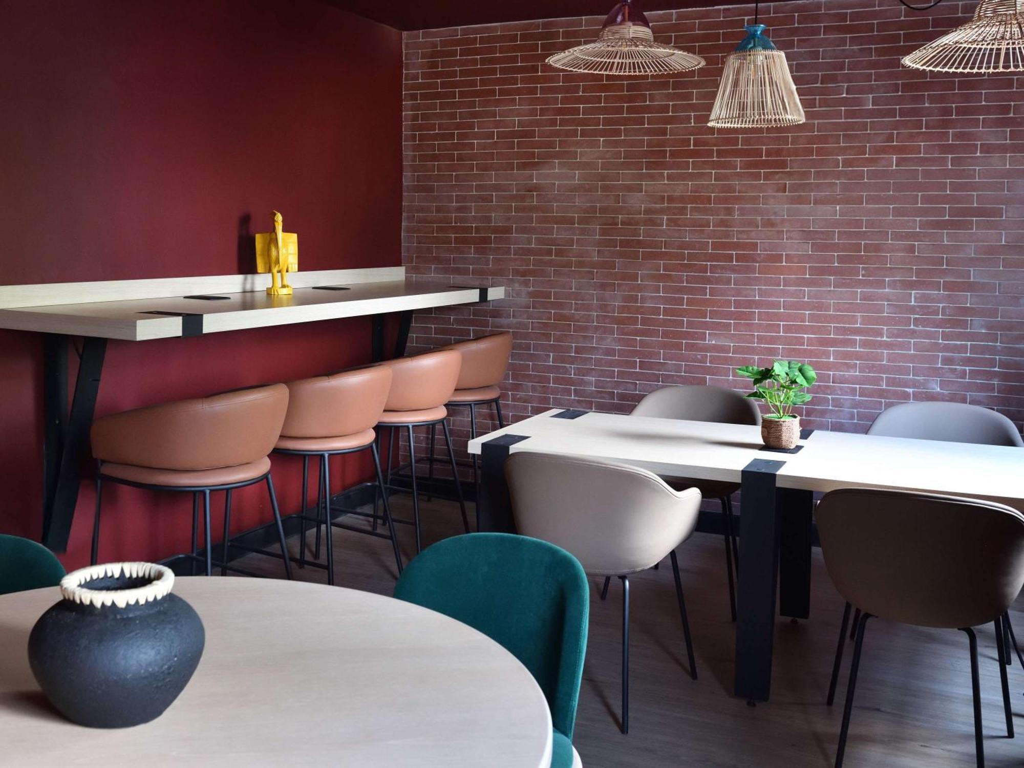 ホテル Ibis Styles Abidjan Marcory エクステリア 写真