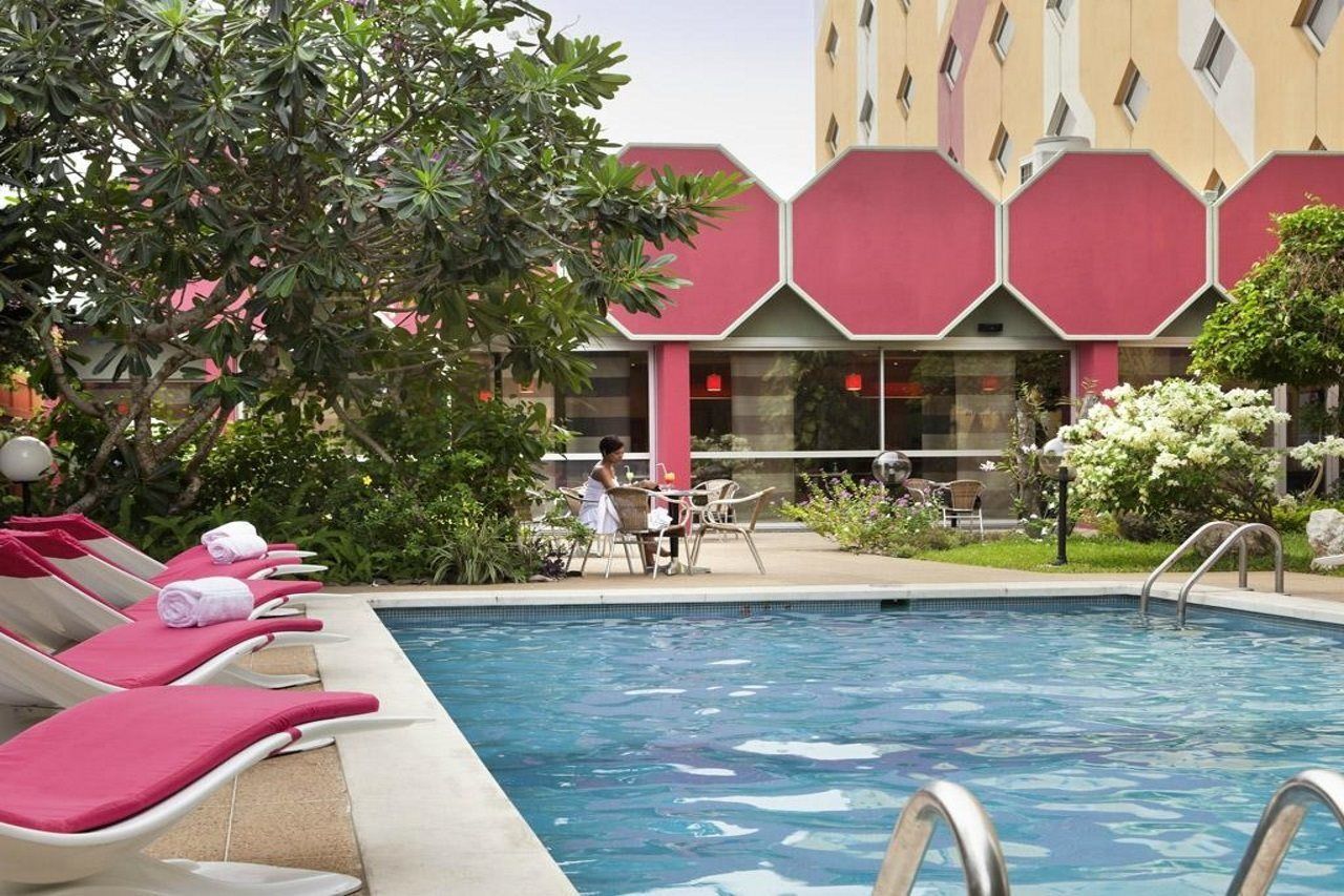 ホテル Ibis Styles Abidjan Marcory エクステリア 写真