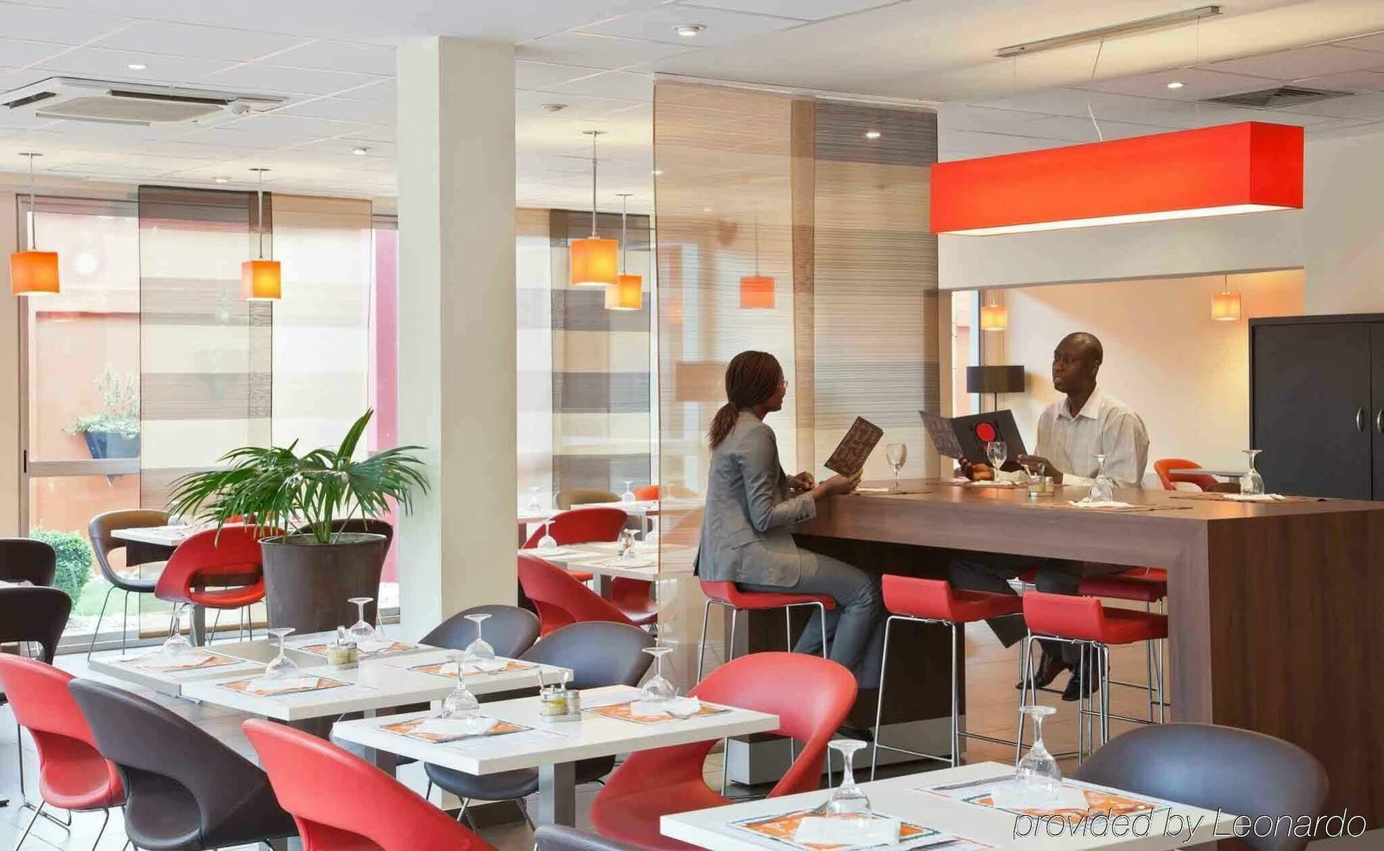 ホテル Ibis Styles Abidjan Marcory エクステリア 写真